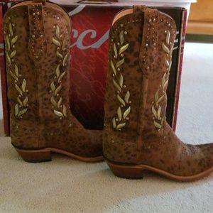 Lucchesi camel cheetah stud  9.0 cowboy boots